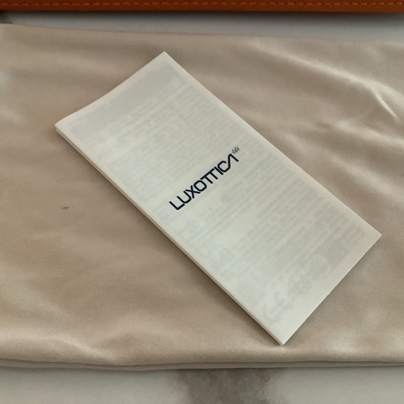 NWT.   Tory Burch sunglasses - Picture 5 of 16